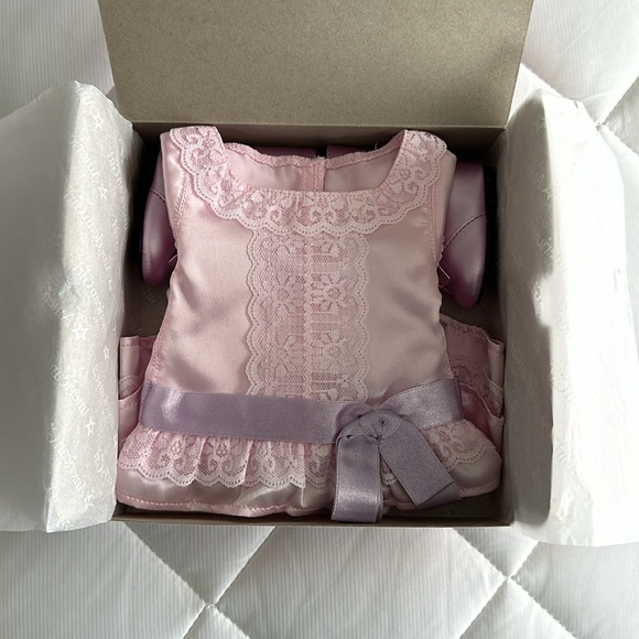American Girl BeForever Samantha’s Frilly Frock NEW in box retired 2017 - Picture 3 of 6